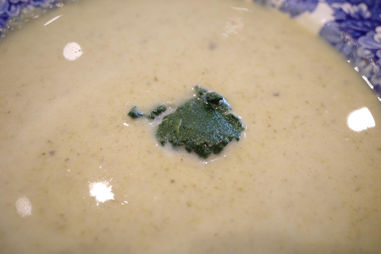 旭川産ほうれん草のポタージュ